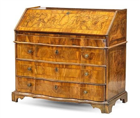 Ribalta lastronata in noce e radica, calatoia celante sei cassettini e un segre