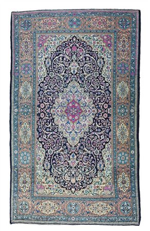 Tappeto Keshan, Persia, secolo XX. Decoro con medaglione polilobato con puntali
