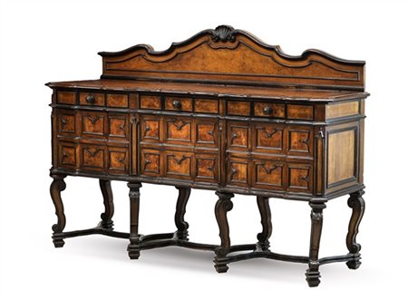 Buffett in noce e radica a tre ante e tre cassetti con profili ebanizzati, gamb