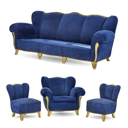 Fornitura da salotto in legno dorato composta da divano a tre posti, una poltro