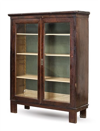 Mobile vetrina a due ante con cappello aggettante. Secolo XIX (cm 135x168x42) (