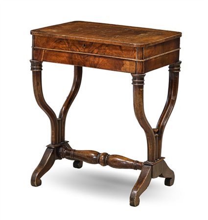 Tavolino da lavoro in noce con piano ribaltabile e cassettino, gambe sagomate r