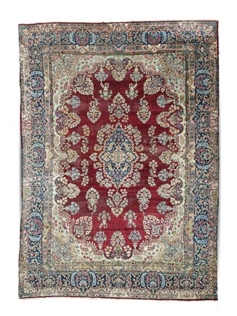 Tappeto Kirman, Persia, secolo XX. Decoro con piccolo medaglione allungato a fo