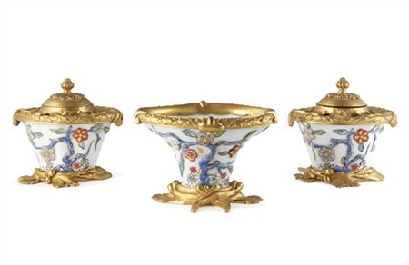 Manifattura tedesca, secolo XIX. Calamaio composto da coppia di contenitori con