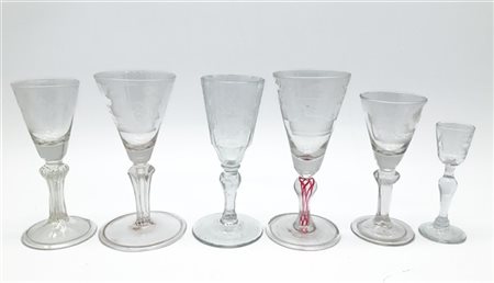 Manifatture diverse, secolo XVIII. Gruppo di sei calici in vetro soffiato e inc