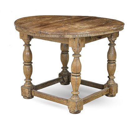 Antico tavolo in legni vari con piano circolare e bordatura unghiata, gambe tor