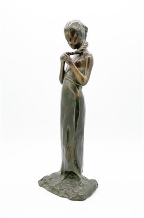 Da Troubetzkoy

"Treccina" 
scultura in bronzo (h cm 46) 
firmata alla base (di