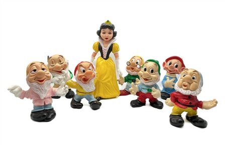 Walt Disney 
Lotto composto da otto pupazzi in gomma raffiguranti Biancaneve e