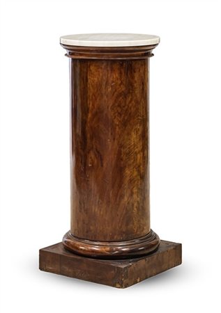 Piedistallo a colonna impiallacciato in mogano con base quadrata, piano in marm