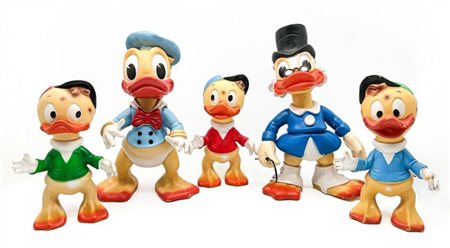 Walt Disney 
Lotto composto da cinque pupazzi in gomma raffiguranti Paperino, Z