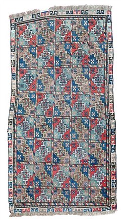 Tappeto Gandjiè, Caucaso, inizio secolo XX. Decoro a formelle con all'interno G