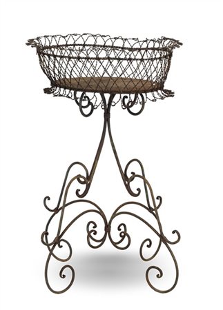 Fioriera in ferro battuto e ritorto di forma ovale a canestro e sostegno con qu