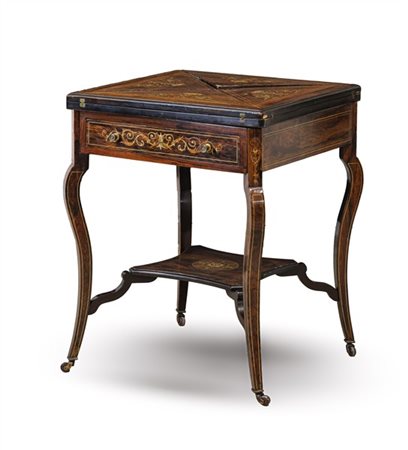 Tavolino da gioco a fazzoletto in palissandro decorato da filettature e intarsi