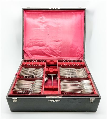 Christofle Parte di servizio di posate in metallo argentato composto da dodici f