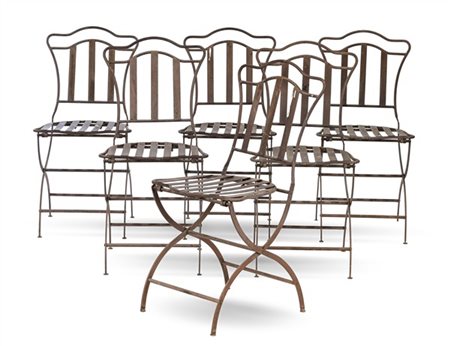 Gruppo di sei sedie pieghevoli da giardino in ferro battuto e verniciato (difet