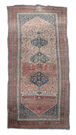 Tappeto Bidjiar, Persia, secolo XX. Decoro con tre medaglioni romboidali a fond