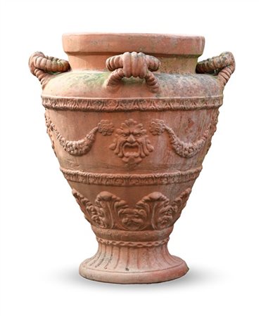 Vaso da giardino in terracotta ad anfora con quattro anse cordonate, decori a r