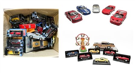 Cartone contenente numerosi modellini di automobili di marche e dimensioni diff