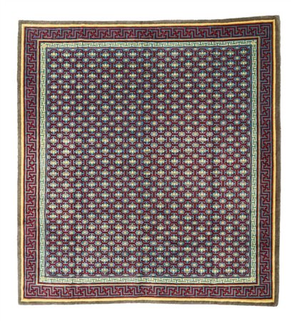 Tappeto Nepal, recente manifattura. Decoro all over in azzurro, beige e nocciol