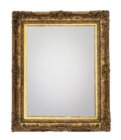 Specchiera rettangolare con cornice in legno e pastiglia dorata con decori a vo