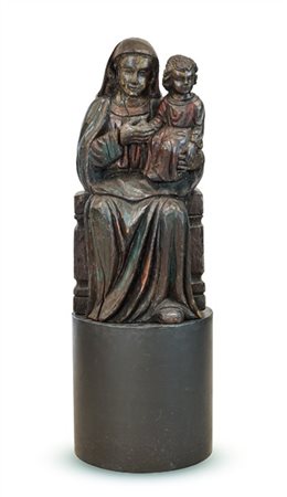 Scultura in legno intagliato con tracce di policromia raffigurante la Vergine i