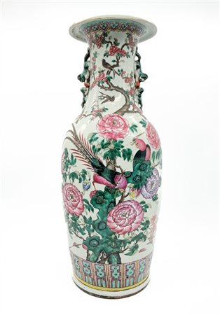 Vaso in porcellana famiglia Rosa con decoro floreale policromo, anse con cani d