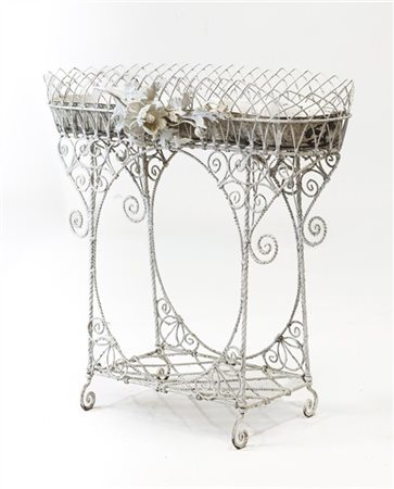 Fioriera in ferro ritorto e smaltato bianco con vasca ovale e applicazione a fi