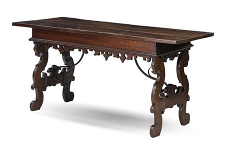 Tavolo fratino con piano rettangolare e grembiale sagomato, gambe a lira raccor