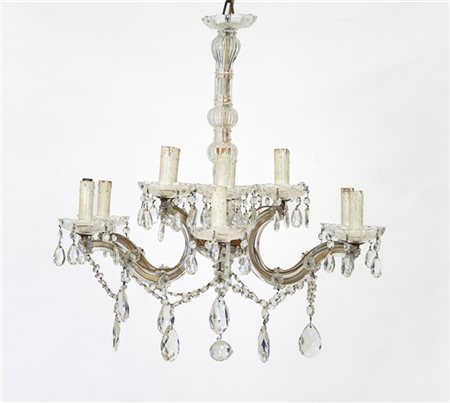 Lampadario modello Maria Teresa a dodici luci disposte su due livelli decorate