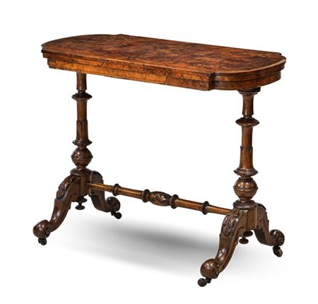 Tavolino da gioco impiallacciato in radica e filettato in legno chiaro, piano s