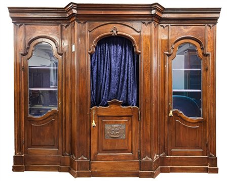 Mobile libreria realizzato da antico confessionale in legni vari con doppia ant