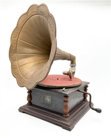 Lotto composto da Grammofono His Master's Voice unito a una scultura in resina