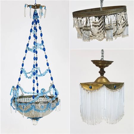 Lotto composto da una lampada a sospensione in metallo dorato con applicazioni