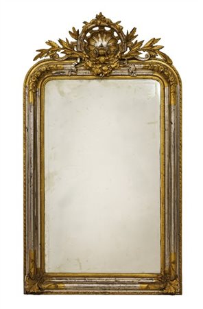 Caminiera in legno e pastiglia dorata e argentata con decori floreali a rilievo