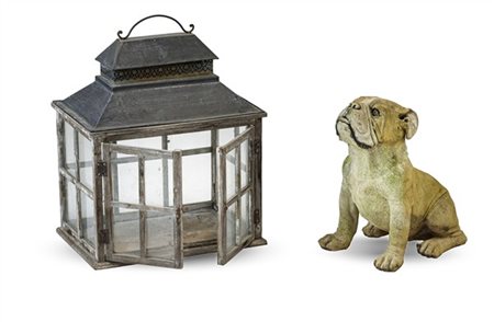 Lotto composto da una lanterna in legno e metallo con doppio sportello frontale