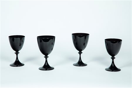 NASON MORETTI. Due calici da vino e due calici da acqua in vetro di Murano color ametista