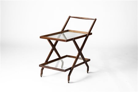 Carrello porta vivande in legno con due piani in vetro e piedi muniti di rotelle