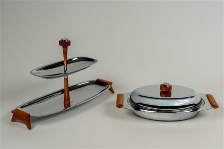 Un'alzata a due piani e un piatto da portata con coperchio in metallo cromato e bachelite, 20th century