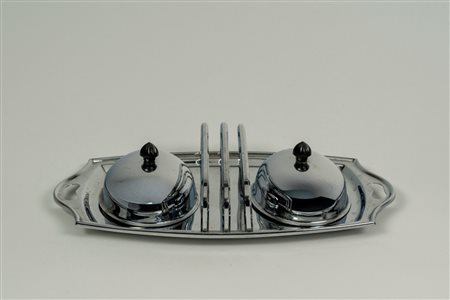 Double butter dish in ottone cromato con pomelli in bachelite, vassoio biansato con maniglia tripla centrale, American manufacturing, 1960s