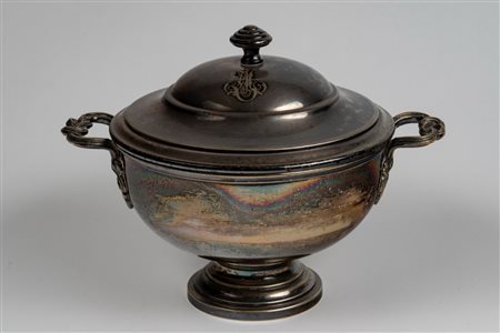 Zuppiera con coperchio