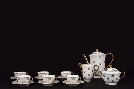 Servizio da caffè da sei in porcellana bianca con fiorellini in oro, Richard Ginori, inizi secolo XX