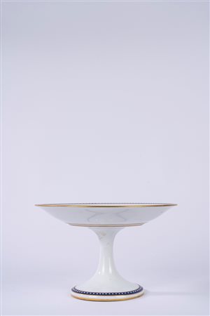 Alzata in porcellana bianca con bordo blu, manifattura Ginori a Doccia