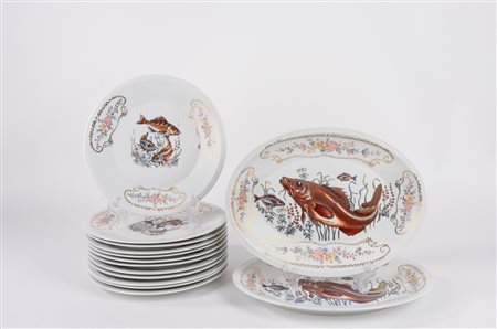 Dodici piatti piani e due da portata, decorati con pesci, Richard Ginori