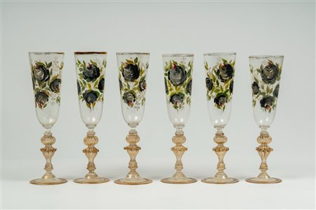 Sei calici in vetro di Murano dipinto a bouquet di rose. Fine secolo XIX 
