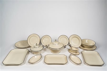 Bavaria per Candida Tupini, Roma. Servizio in porcellana avorio con bordo argentato