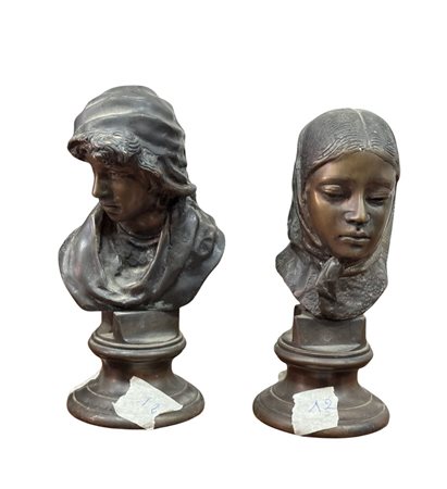 Coppia di sculture in bronzo a cera persa, periodo XX secolo, raffiguranti...