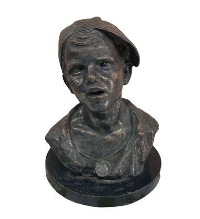 Scultura in Terracotta, raffigurante Scugnizzo napoletano. Dimensioni:...