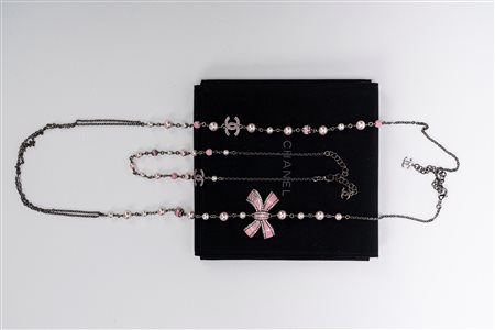 Lotto composto da due collane