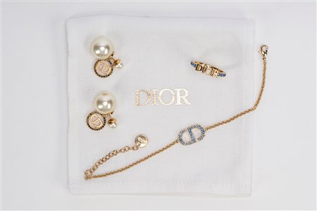 Christian Dior - Lotto composto da un paio di orecchini, bracciale e anello