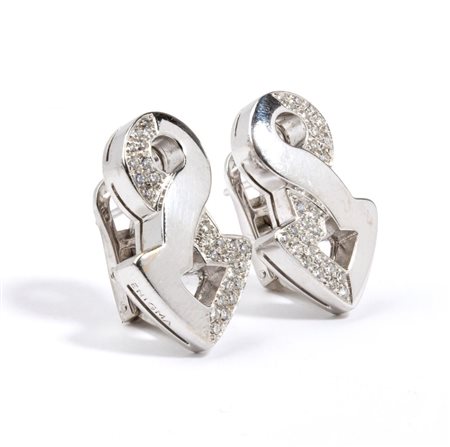 ENIGMA  
Orecchini in oro con diamanti 
 